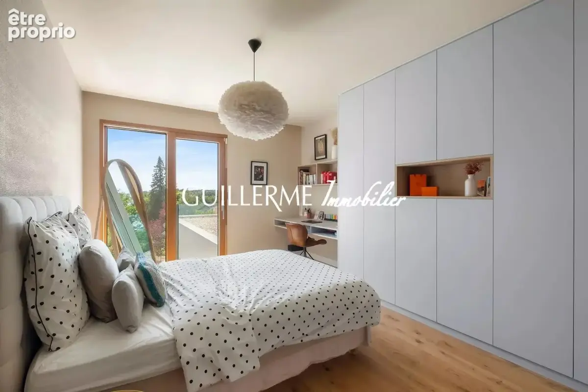 La Tour-de-Salvagny – Maison contemporaine de 228 m² – 5 suites – Piscine – Terrain de 2 150 m² - photo 20
