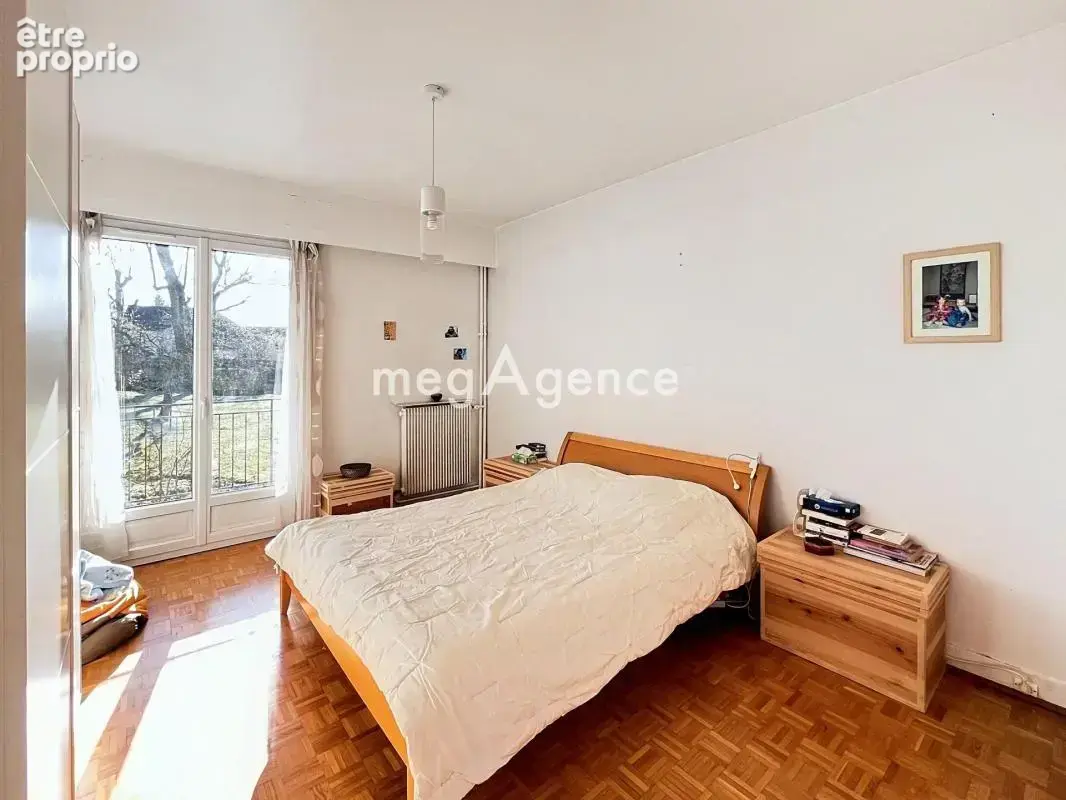 Appartement de standing lumineux 165 m² – Domaine privé sécurisé  – Parking et Cave - Saint-Nom-La-Bretèche - photo 7