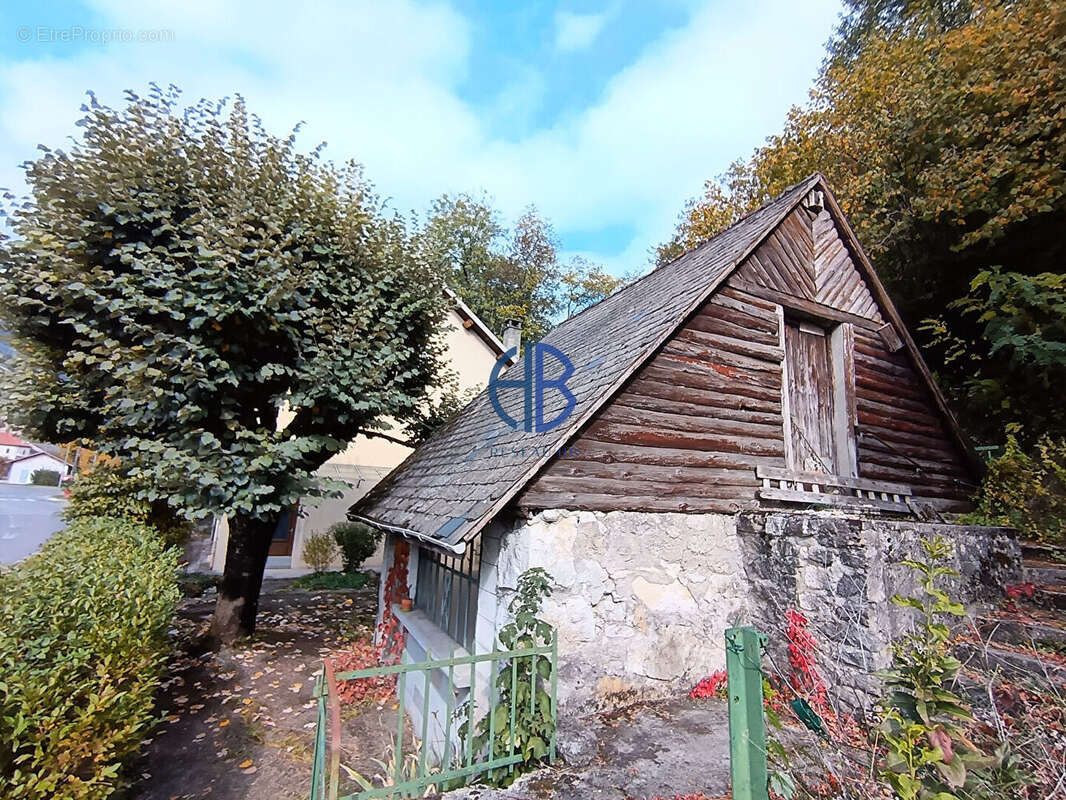 Maison à VIRIEU-LE-GRAND