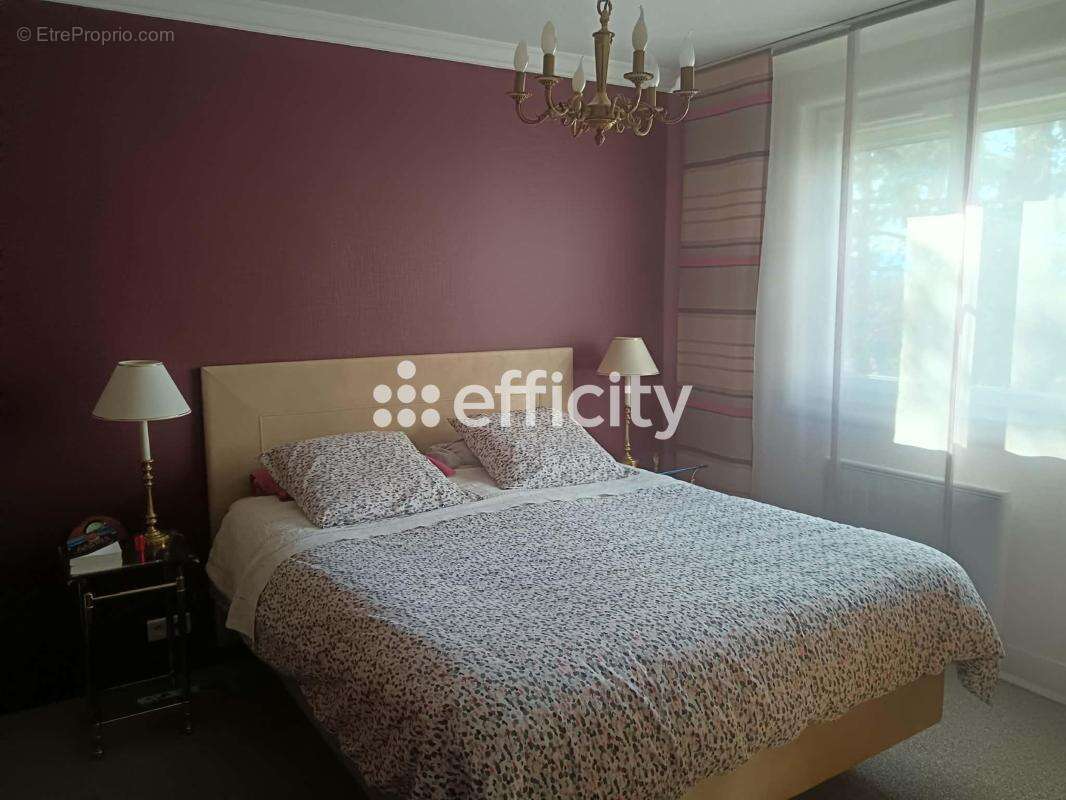 Maison 203 m² à Saint-Just-Saint-Rambert  - photo 12
