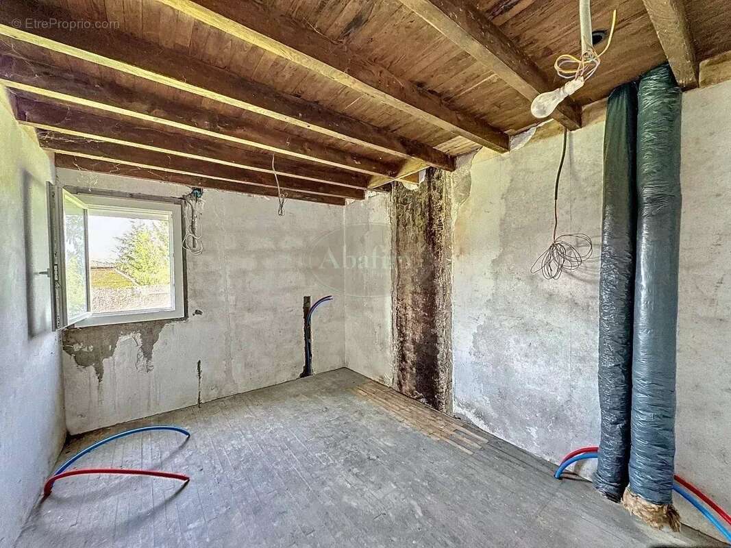 Maison à VILLENEUVE-LECUSSAN