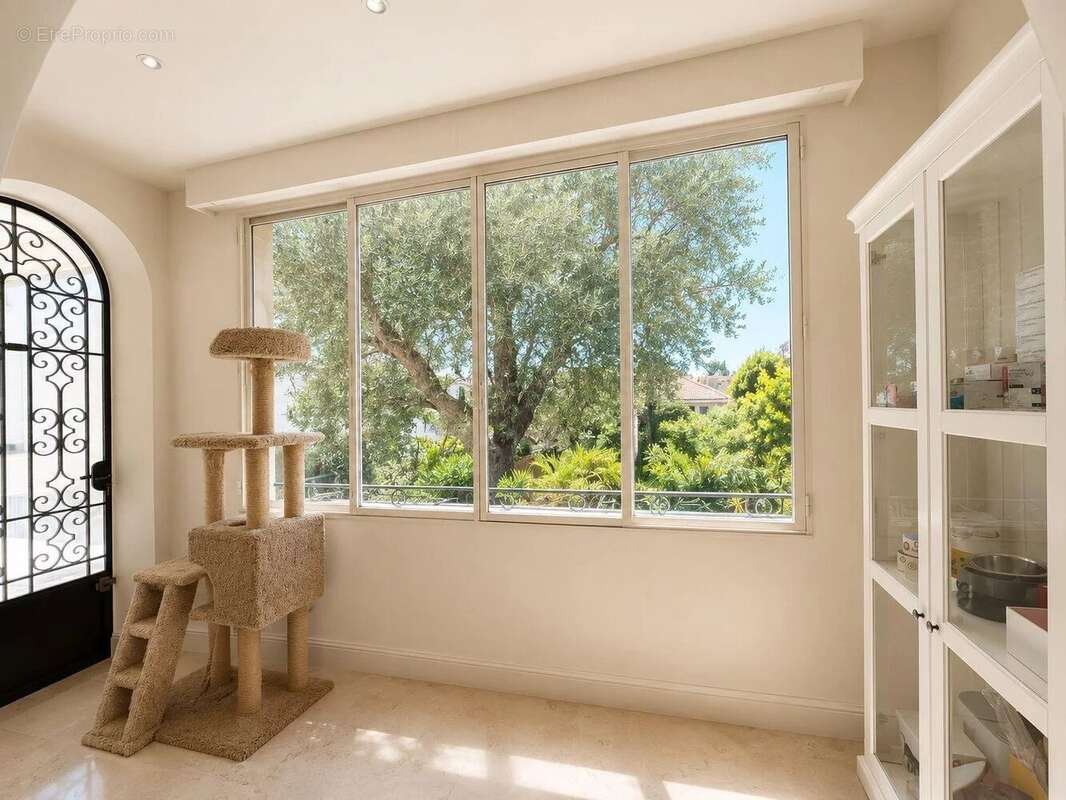 Cannes – appartement d'exception au sein d'une maison bourgeoise – 165 m² – jardin privatif de 260 m² - photo 5
