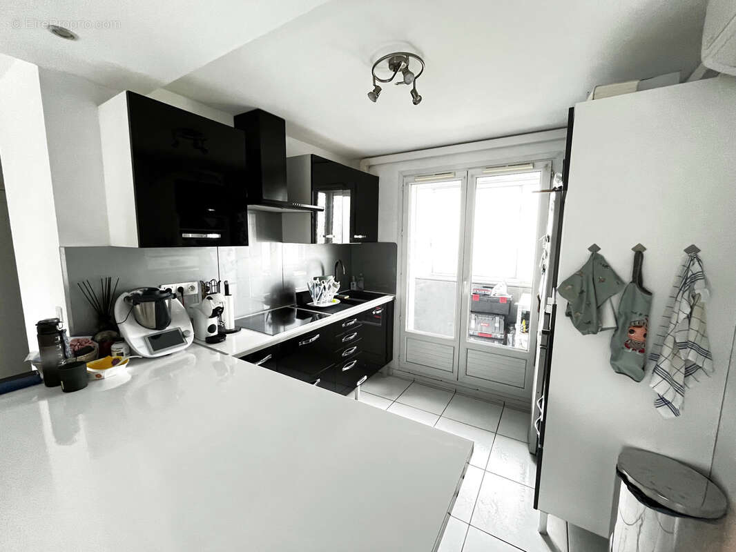 Appartement à SAINT-MARTIN-D'HERES