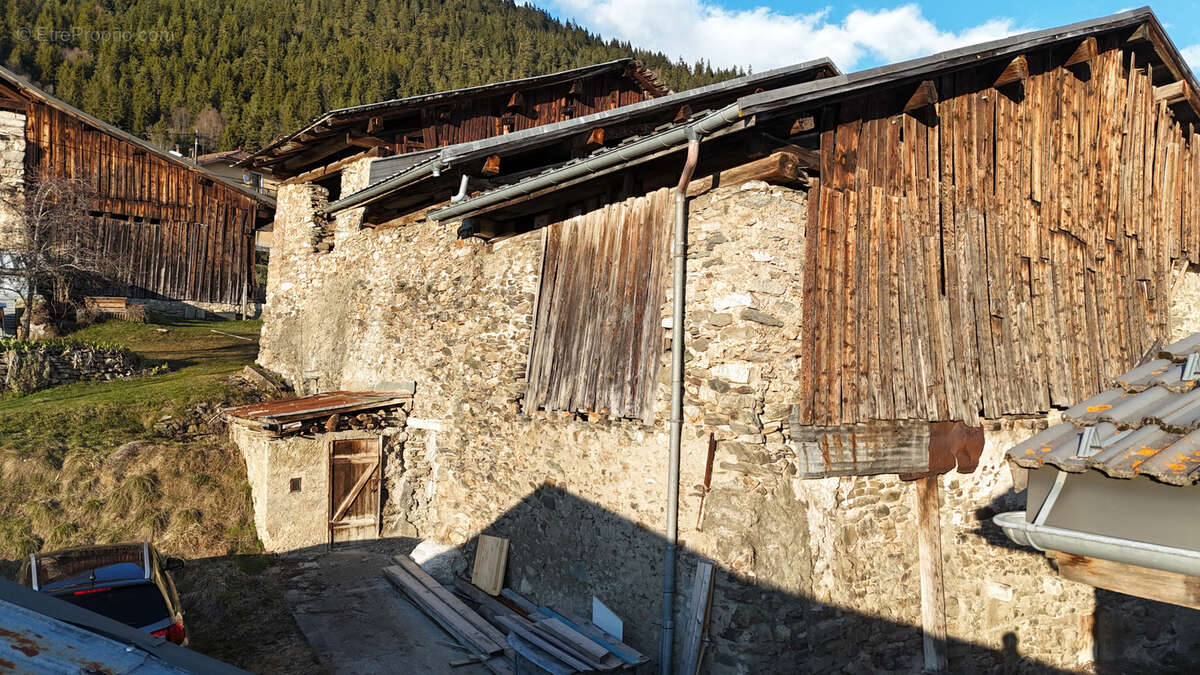 Maison à FEISSONS-SUR-SALINS