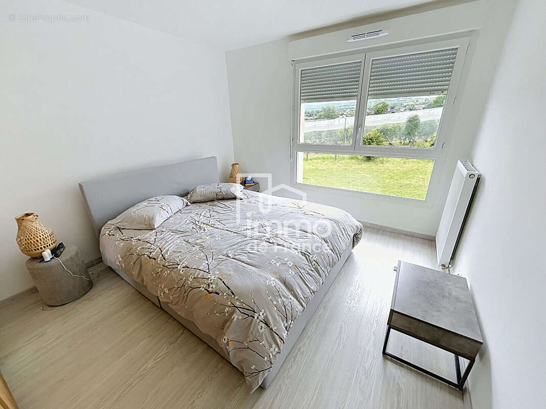Appartement Chevrier T3 de 67 m2 avec terrasse vue nature et trois parkings. - photo 6