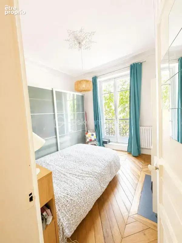 COUP DE CŒUR - Très joli 3 pièces avec balcon dans un immeuble Haussmannien - BOULEVARD MAGENTA - photo 6
