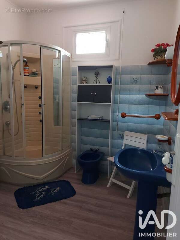 Maison 269 m² à Saint-Claude  - photo 7