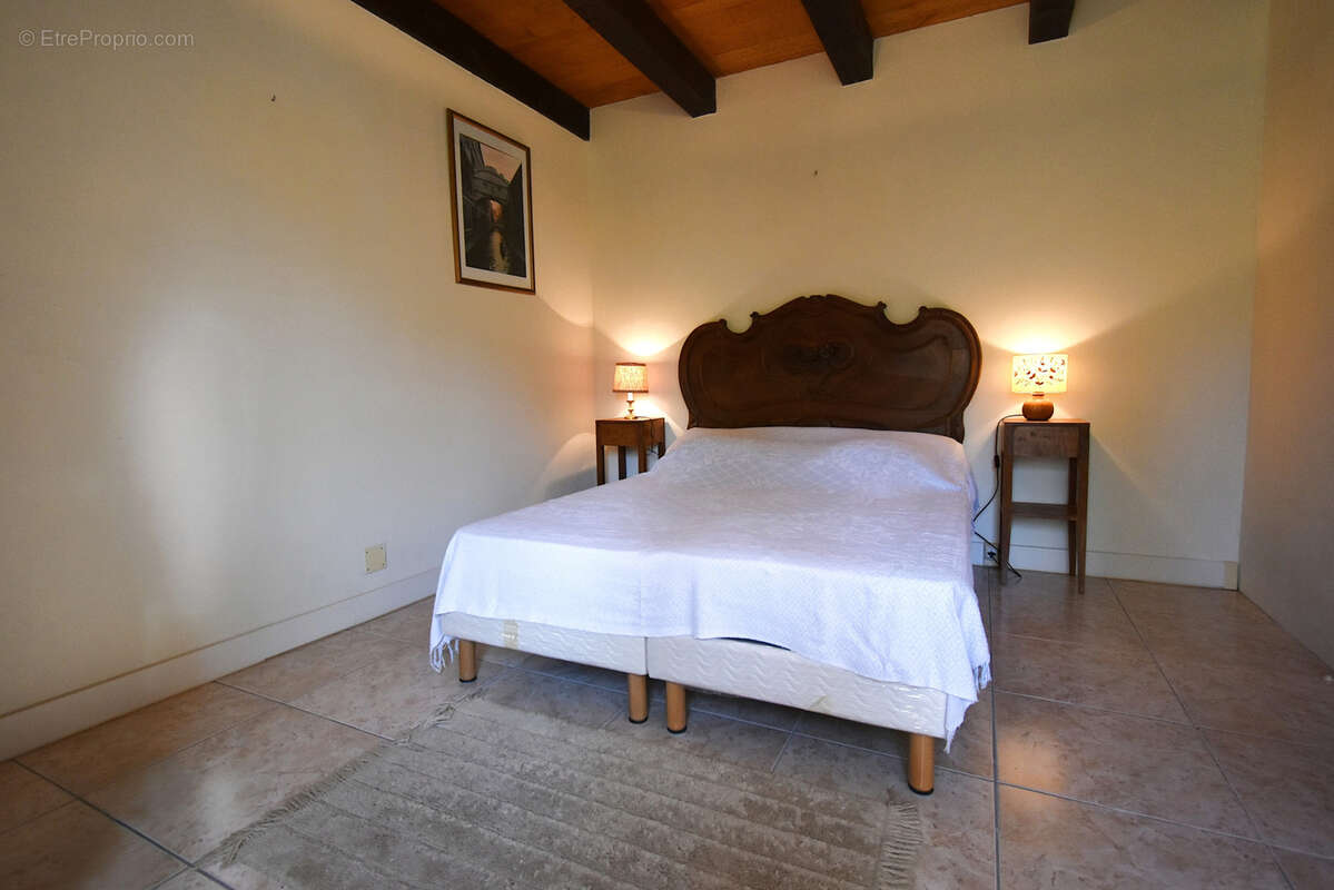 Maison à MONTAIGU-DE-QUERCY