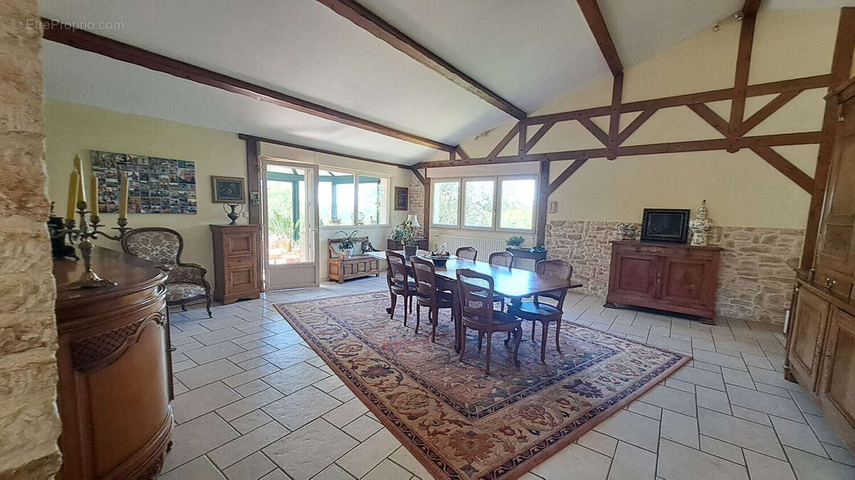 Maison 253 m² à Germond-Rouvre  - photo 6