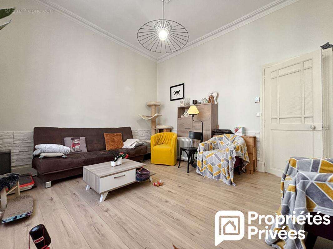 Maison à MEHUN-SUR-YEVRE