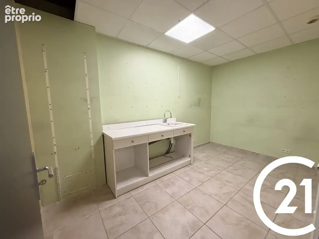 Commerce 250 m² à vendre à Valence (26000) - photo 6