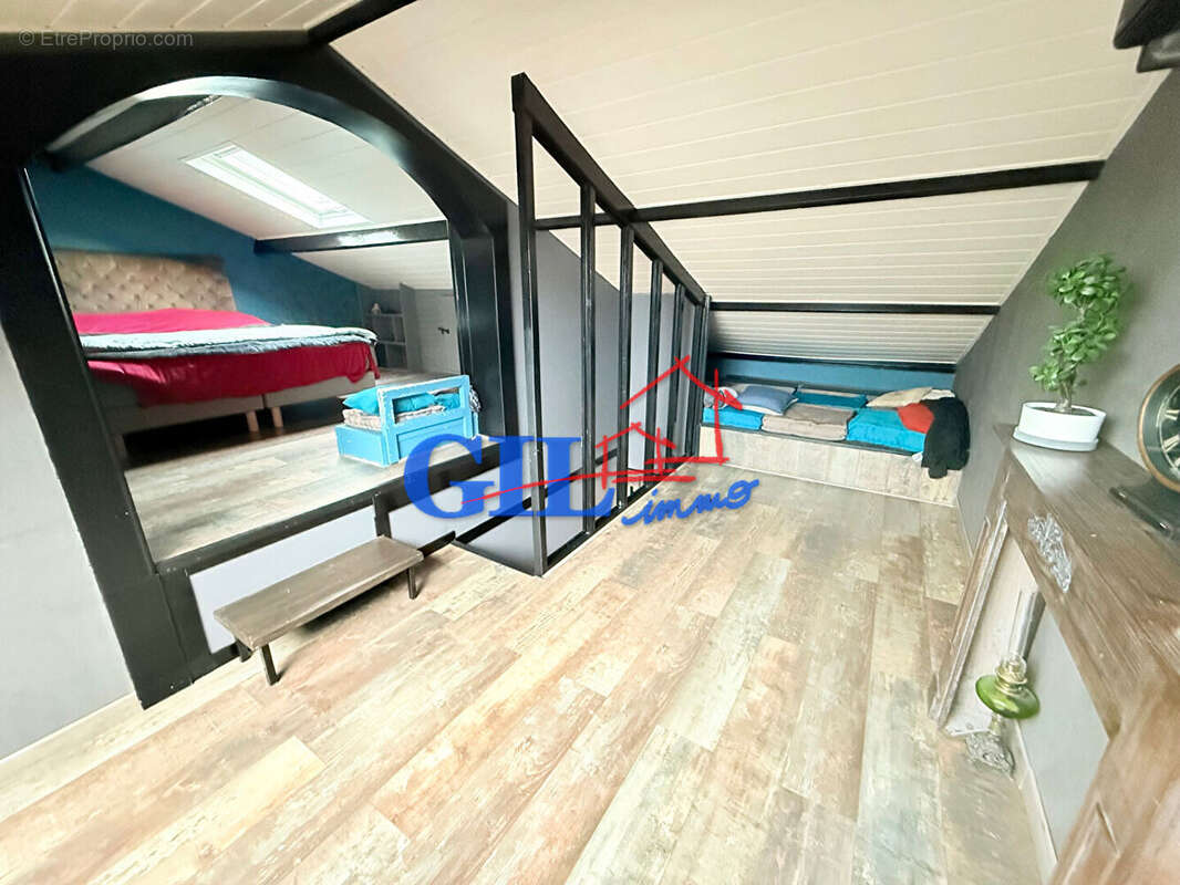 Maison à COMBS-LA-VILLE