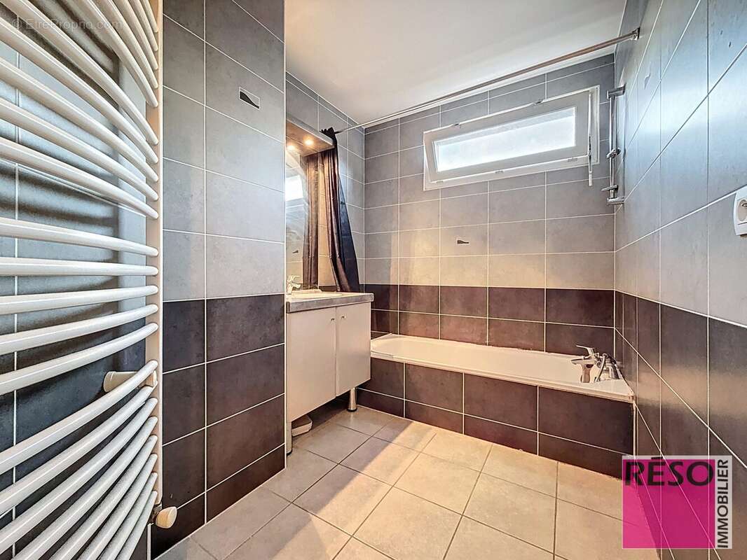 Appartement à VILLE-LA-GRAND