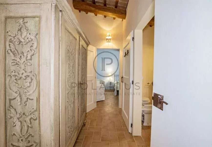Ferme avec appartements, laboratoire de transformation et boutique à la ferme — Le Marche - photo 31