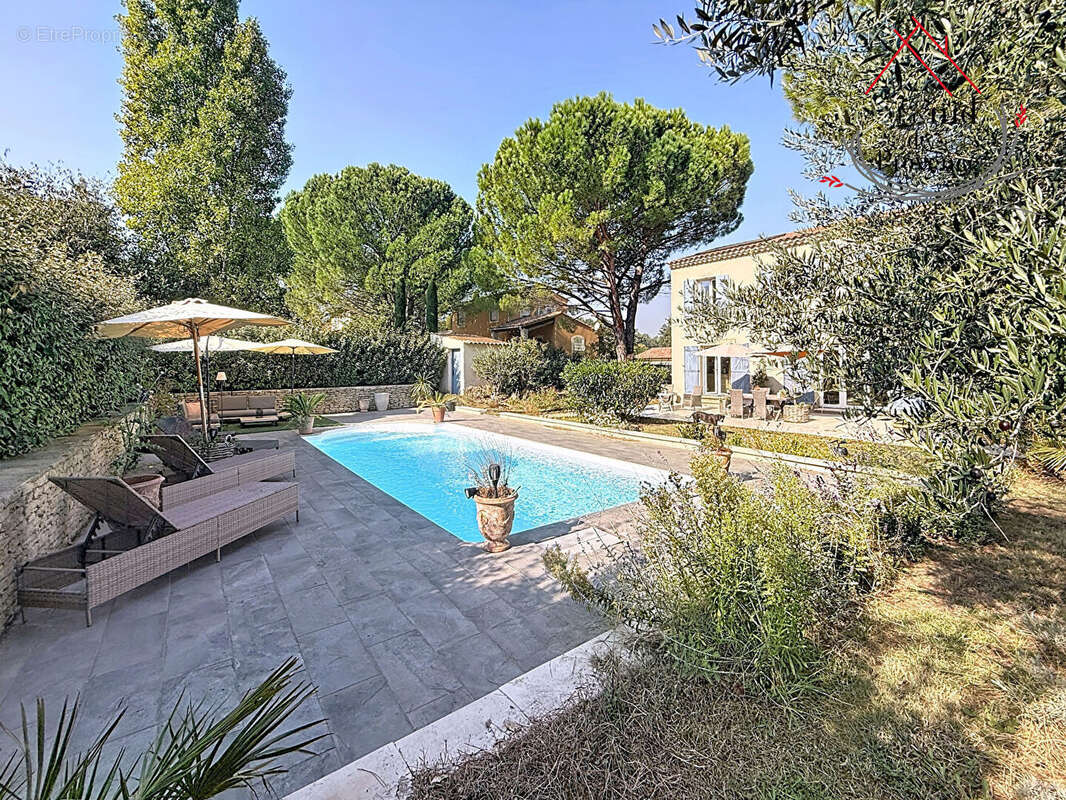 Nouveaute à robion  villa avec piscine sur beau terrain - photo 2