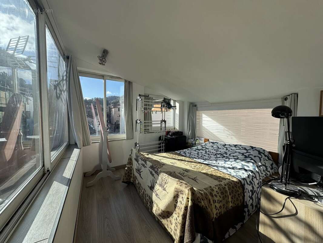 Appartement à L'ESCARENE