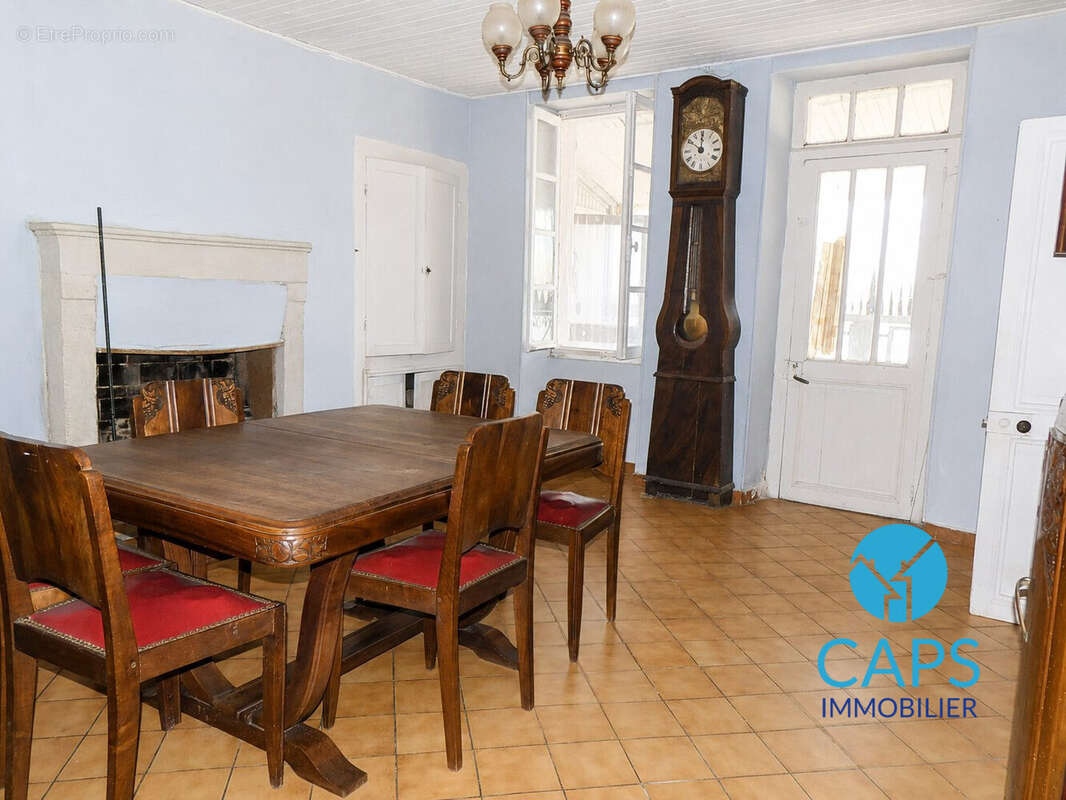 Maison 96 m² à Sainte-Severe  - photo 4