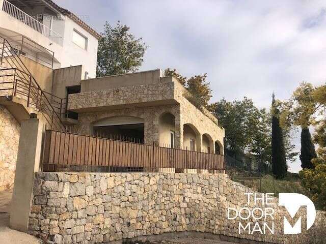 Maison à MANDELIEU-LA-NAPOULE