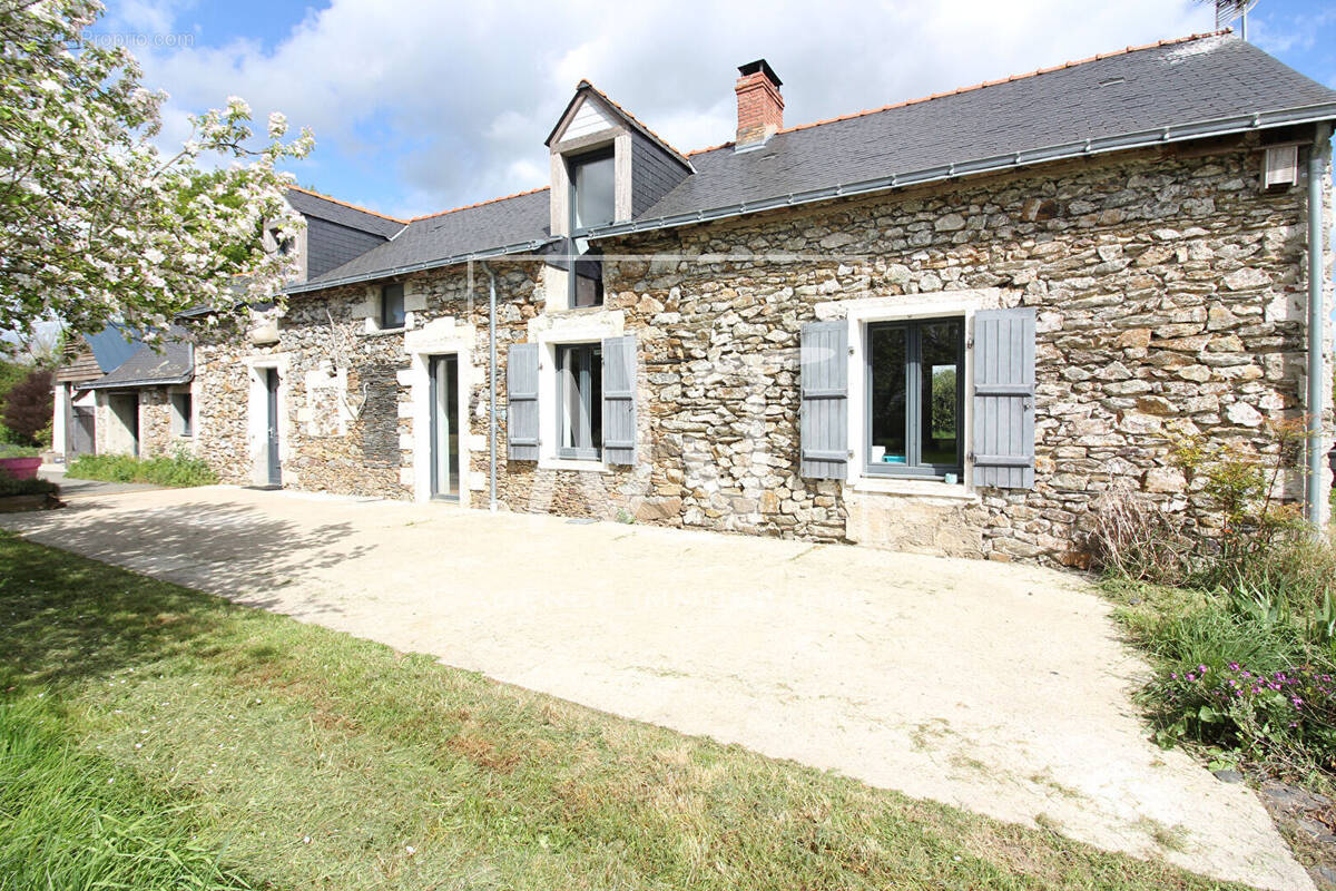 Maison à MOZE-SUR-LOUET