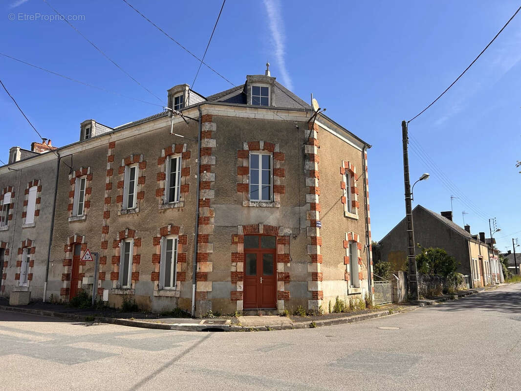 Maison à SAINT-GAULTIER