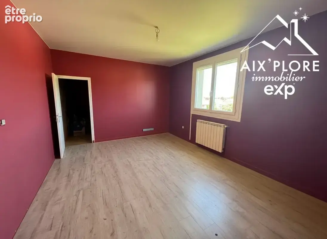 Maison 211 m² à Bourg-En-Bresse  - photo 8