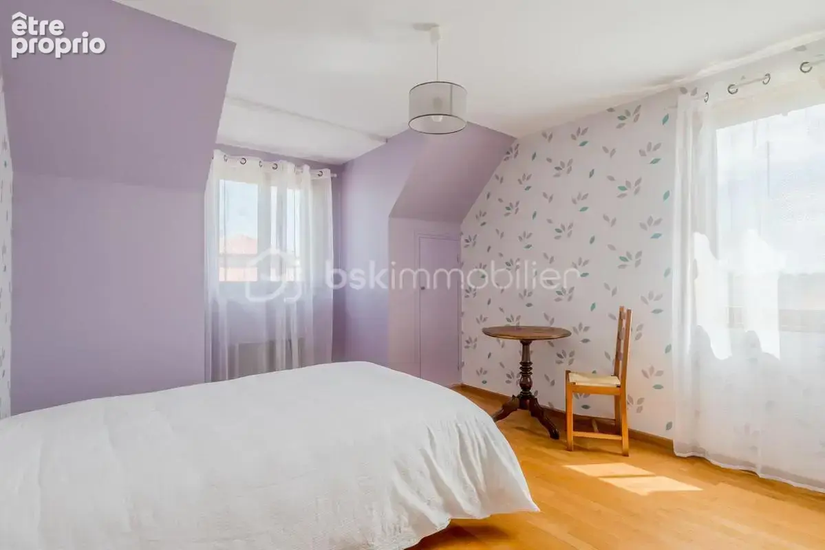 Maison au calme avec 4 chambres et un bureau sur sous sol complet - photo 18