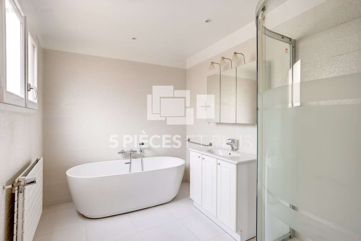 Maison à NEUILLY-SUR-SEINE