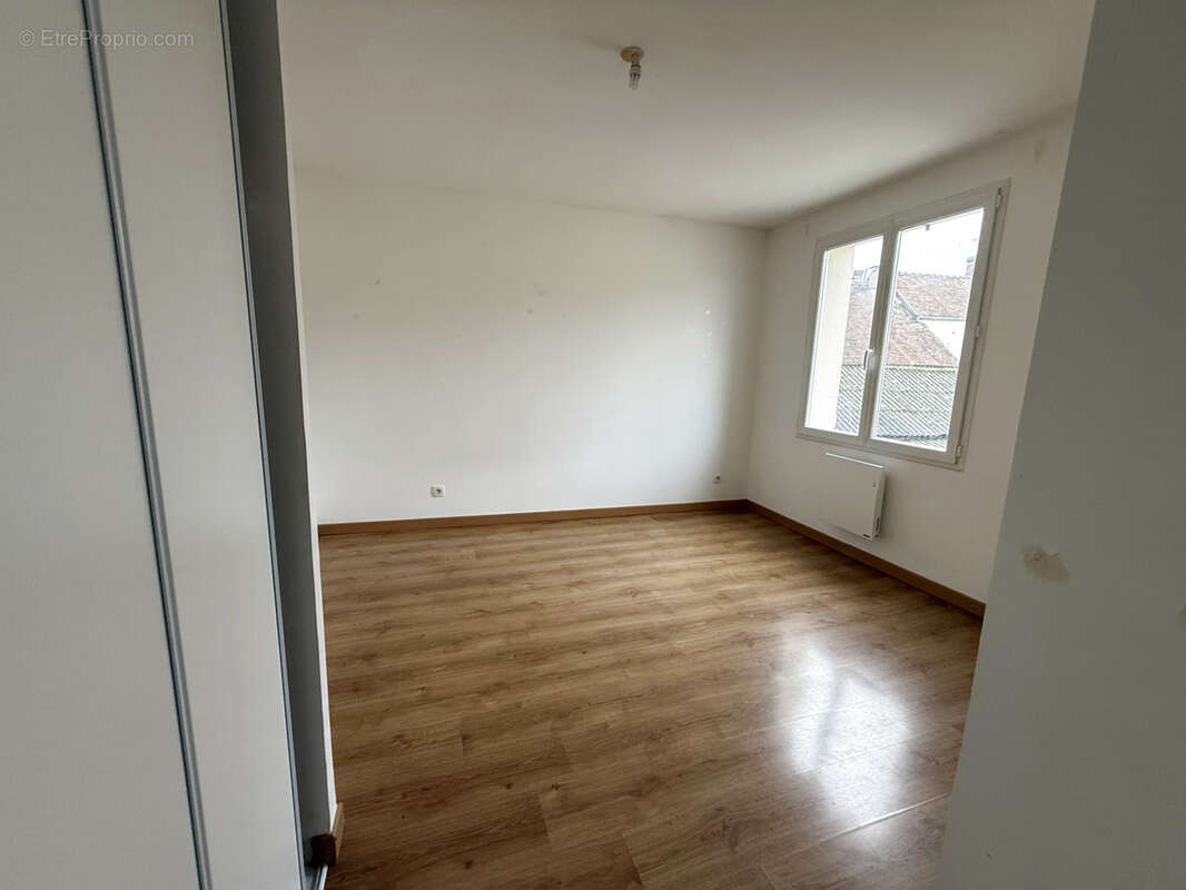 Maison à MORAINVILLIERS