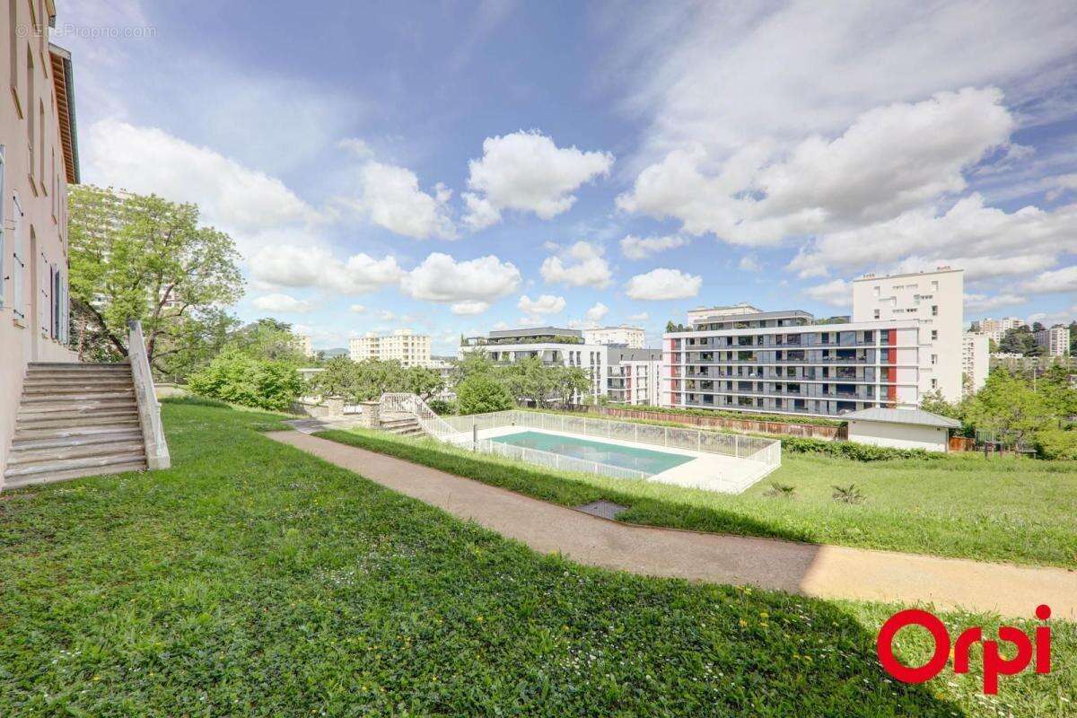Magnifique  Duplex T4 avec terrasse et piscine - Lyon 5e - photo 13
