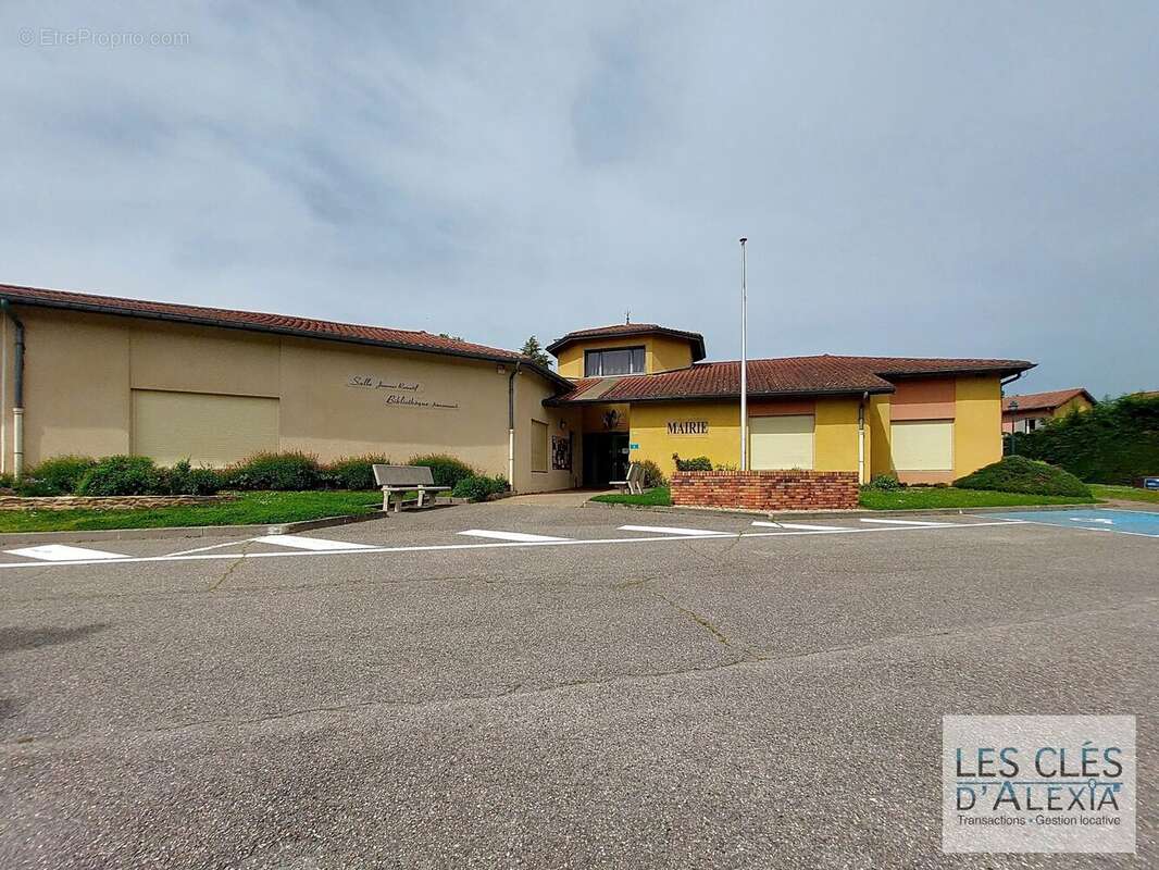 Terrain à SAINT-ROMAIN-DE-SURIEU