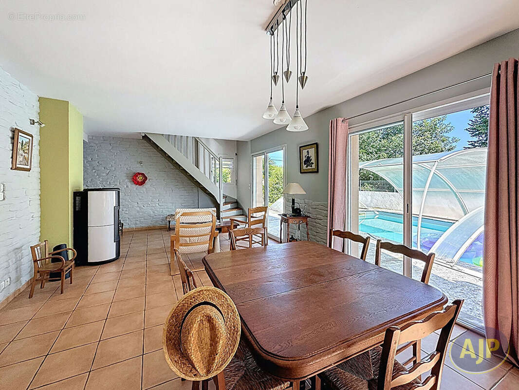 Maison à JOUE-SUR-ERDRE