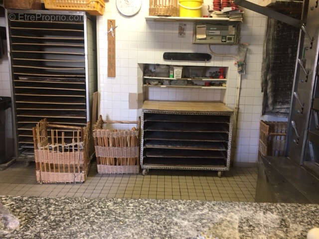 Commerce à SAINT-SATUR