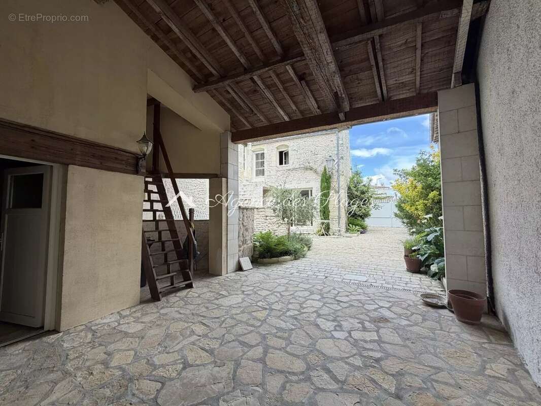 Maison à MESCHERS-SUR-GIRONDE