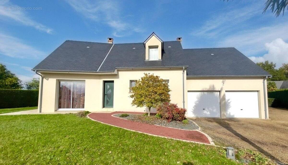 Photo 1 - Maison à LA BAZOGE-MONTPINCON