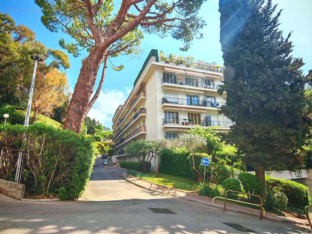 Nice Cimiez/Cap de Croix - 2 pièces de 47m² calme absolu, terrasse, cave - photo 9