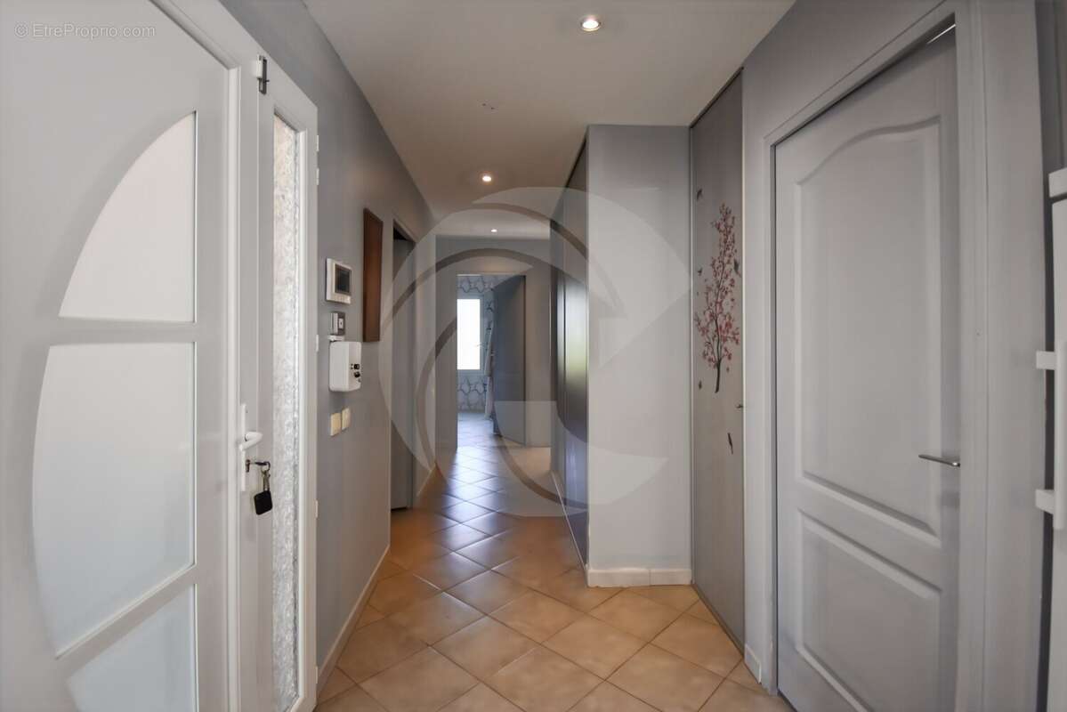 Maison 142 m² à Caussade  - photo 4
