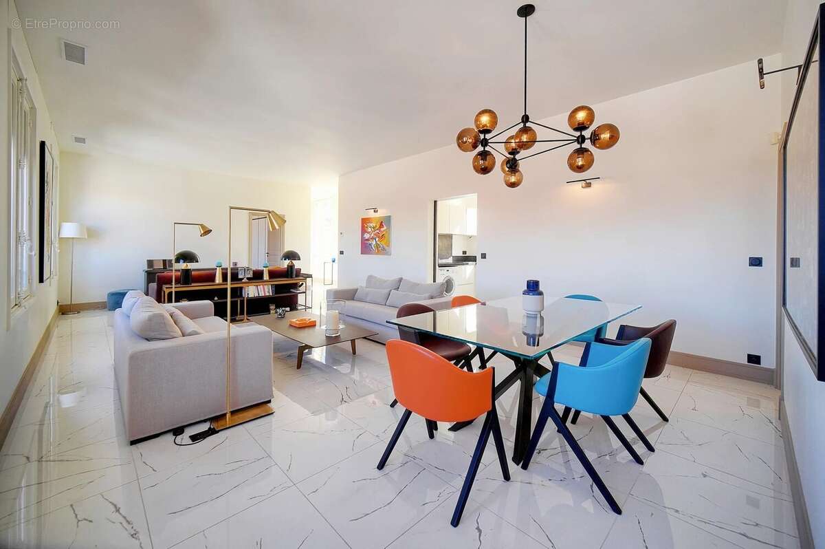 4 pièces rénové – Immeuble Bourgeois Cannes Centre – Prestations luxueuses - photo 7