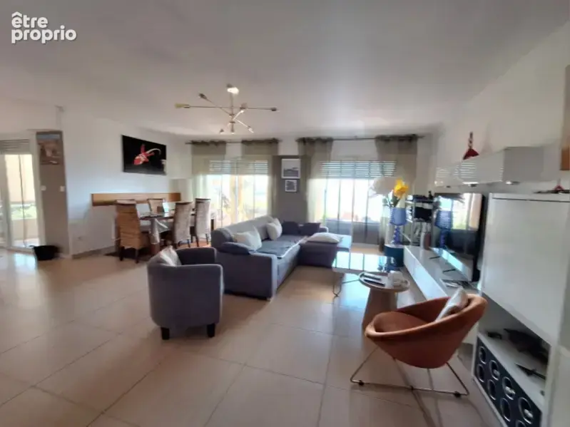 Appartement T4 de120m2 belle  vue mer parc Berthaud - photo 3