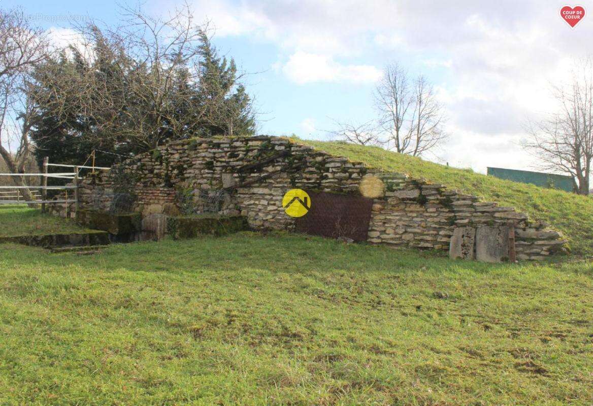 Maison à SAINT-LEOPARDIN-D'AUGY