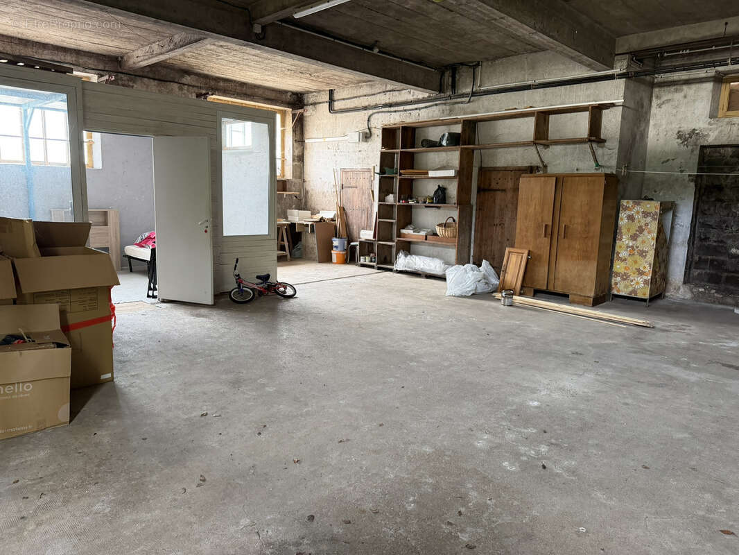 Maison 3 chambres avec cour et garages - photo 35