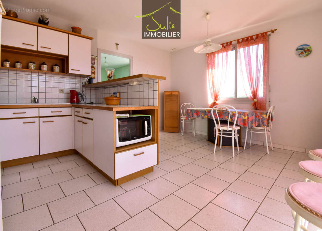 Maison à COURLAY
