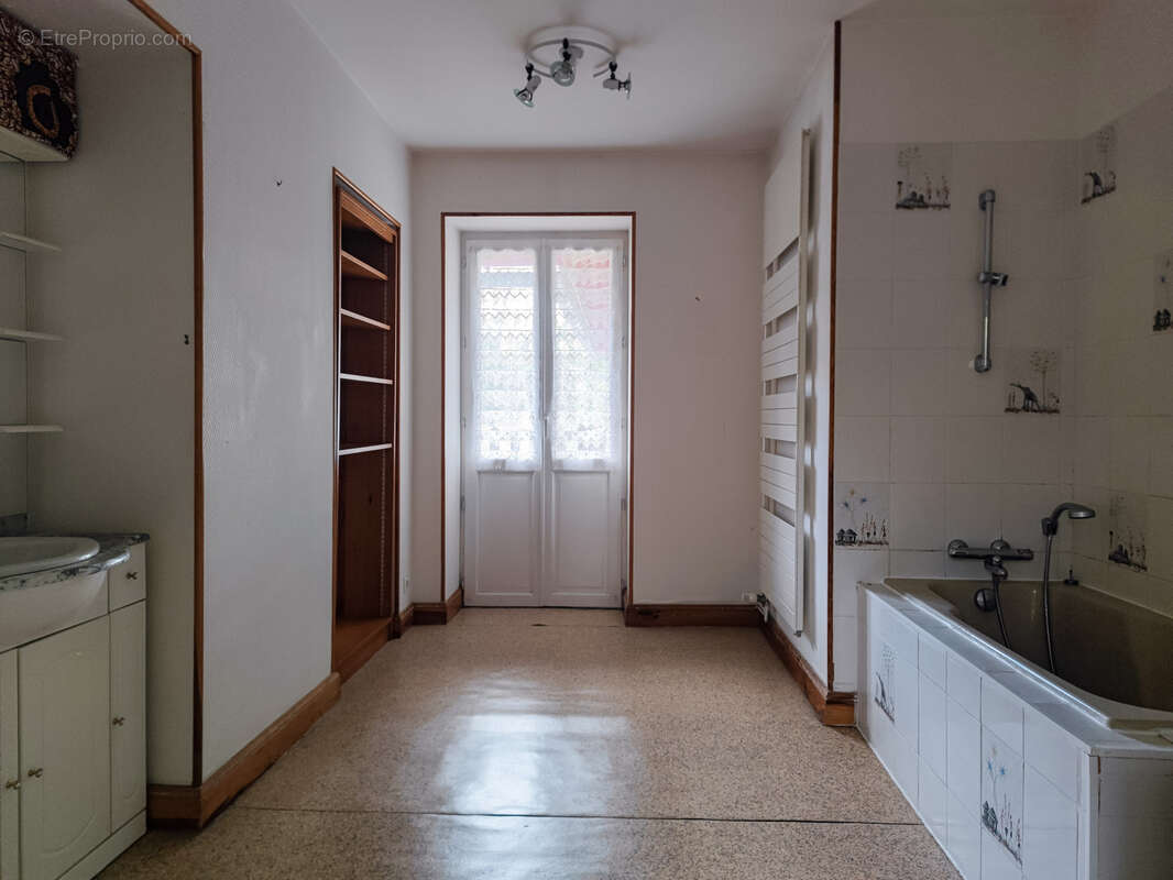 Maison à SAINT-HONORE-LES-BAINS