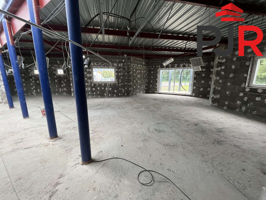 Commerce à CUSTINES