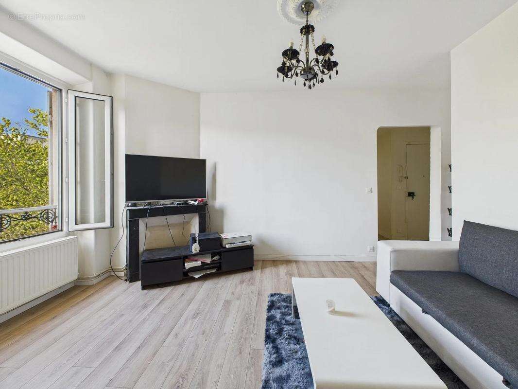 Appartement à STAINS