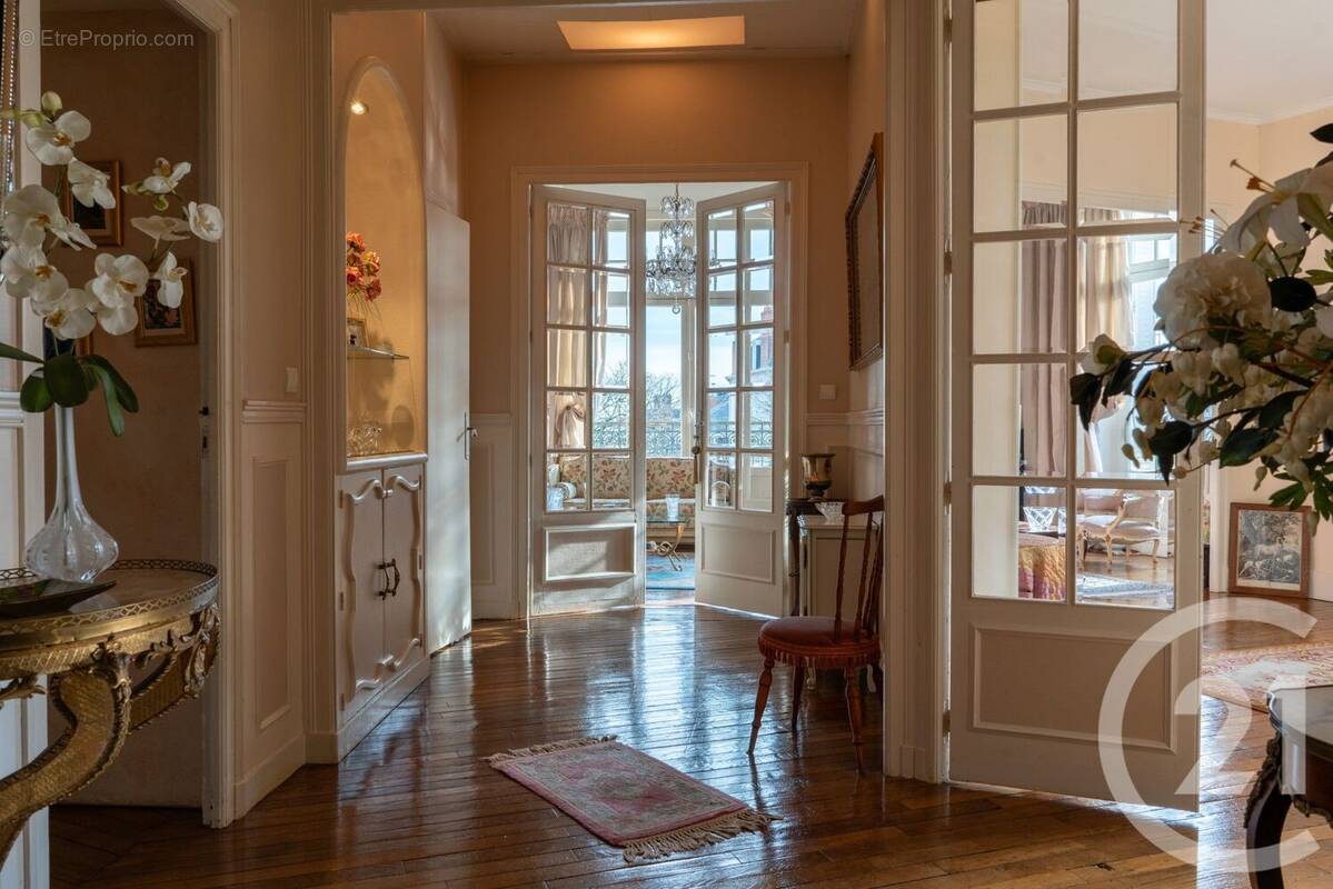 Appartement 153 m² à Limoges  - photo 2