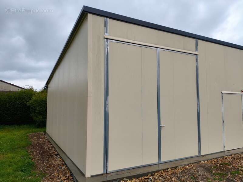 Commerce à CHUELLES