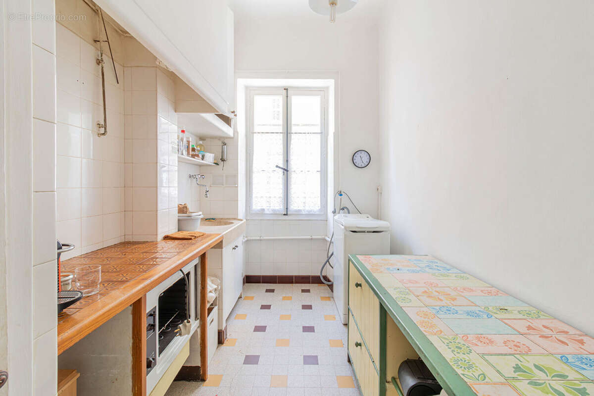 Appartement à MARSEILLE-1E