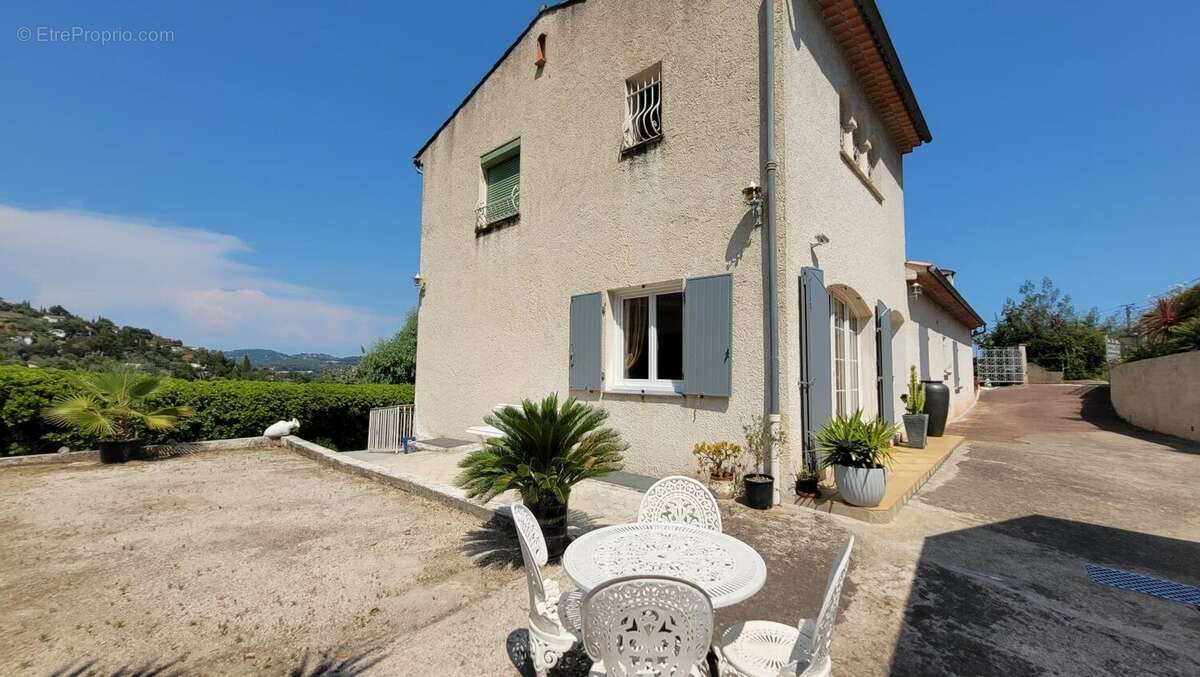 Maison à MANDELIEU-LA-NAPOULE