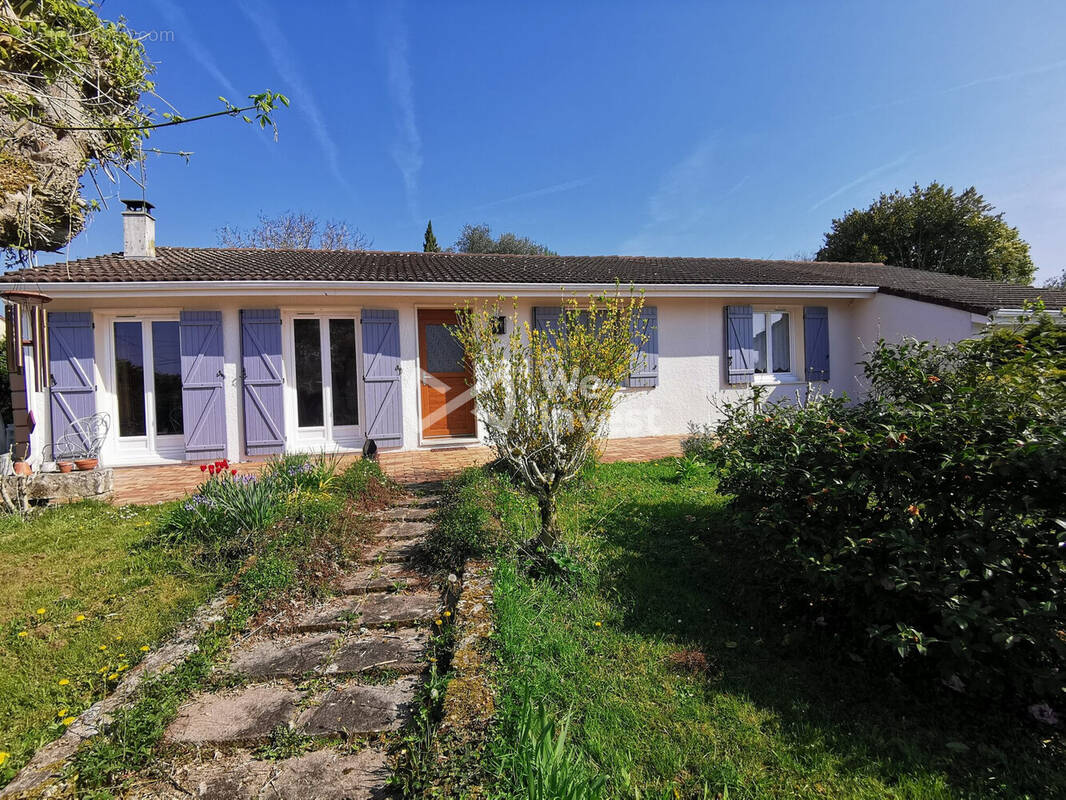 Maison à PRIGNAC-ET-MARCAMPS