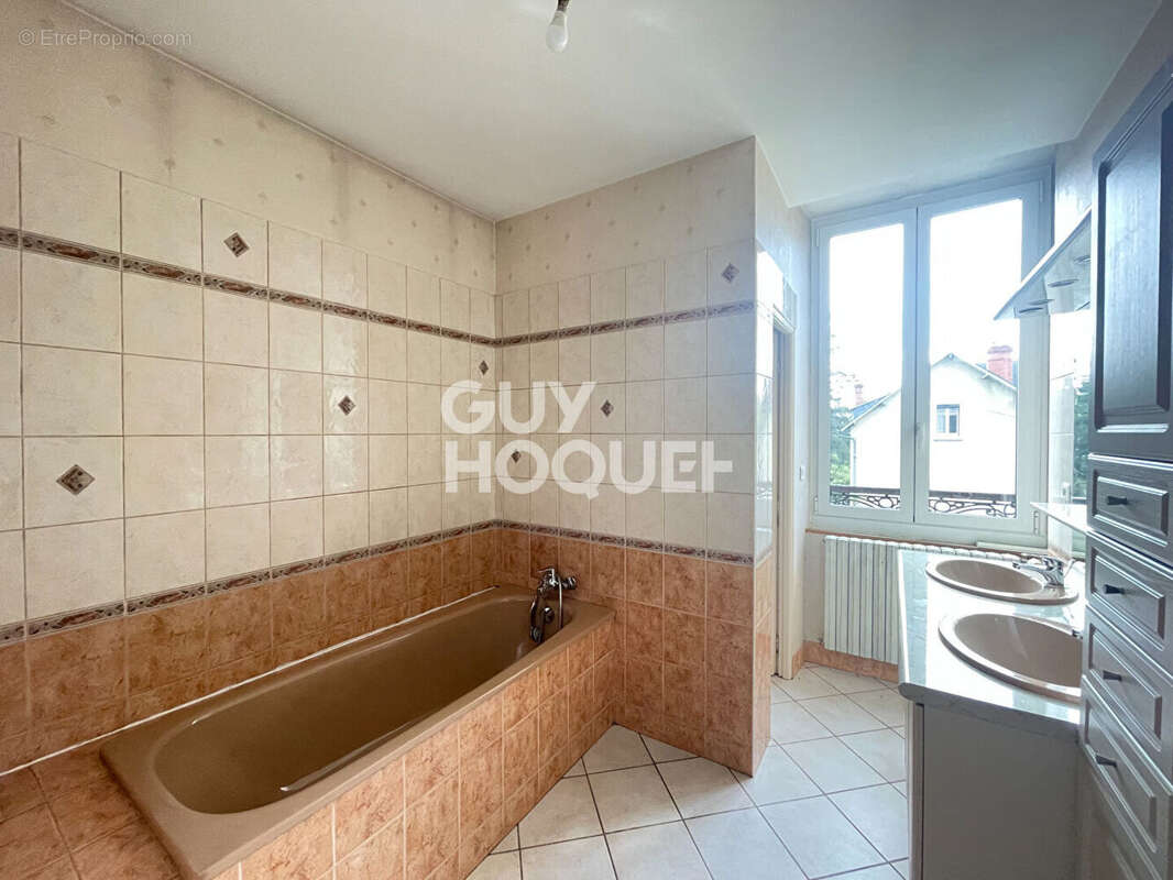 Maison à SAINT-DOULCHARD